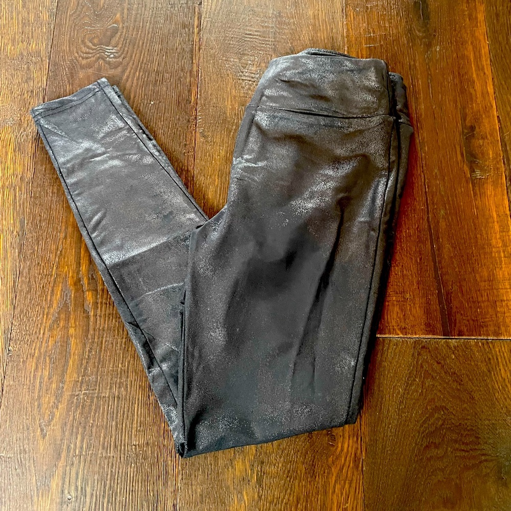 LulaRoe luxe leggings. Size medium. Black in color.